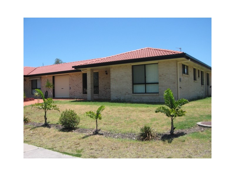 2/2 Orchid Avenue, Urangan QLD 4655