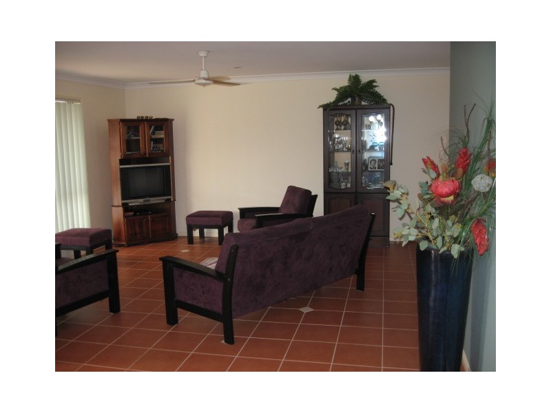 2/2 Orchid Avenue, Urangan QLD 4655