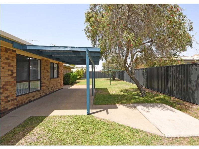 83 Pulgul Street, Urangan QLD 4655