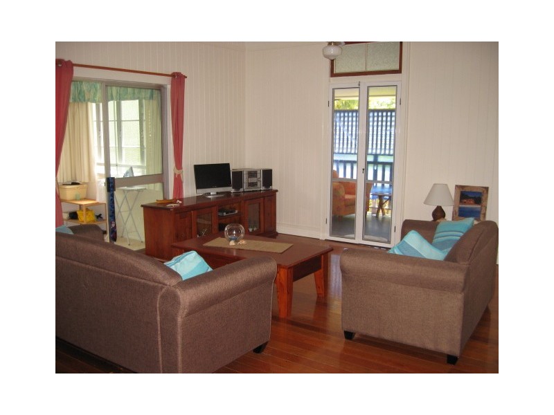 25 Robert Street, Torquay QLD 4655