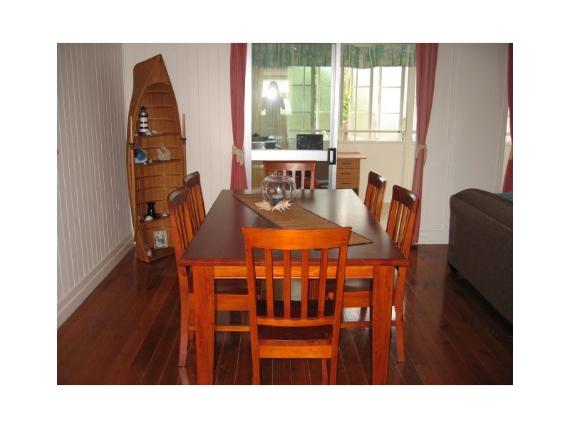 25 Robert Street, Torquay QLD 4655
