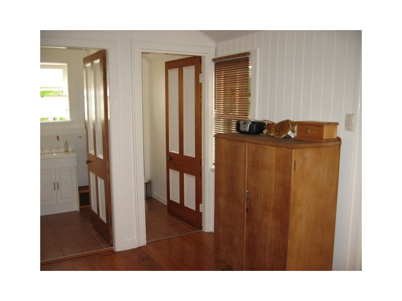 25 Robert Street, Torquay QLD 4655