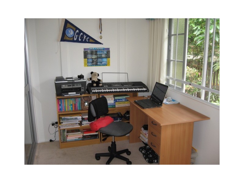 25 Robert Street, Torquay QLD 4655