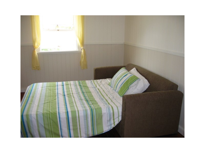 25 Robert Street, Torquay QLD 4655