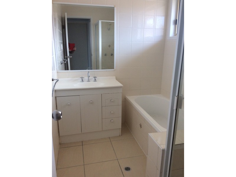 2 Joselyn Drive, Point Vernon QLD 4655