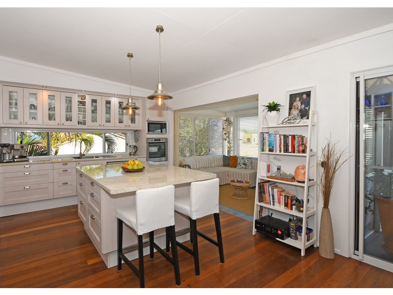 5 Helsham Street, Point Vernon QLD 4655
