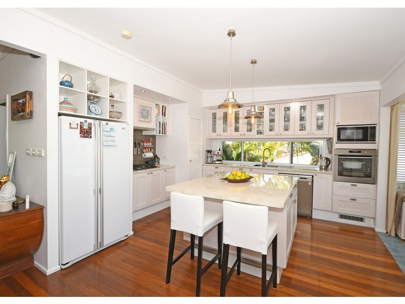 5 Helsham Street, Point Vernon QLD 4655