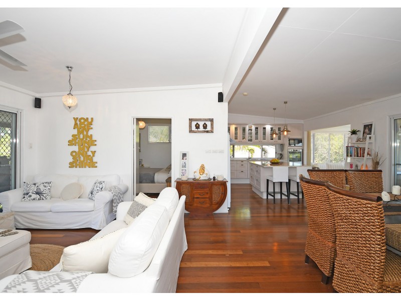 5 Helsham Street, Point Vernon QLD 4655