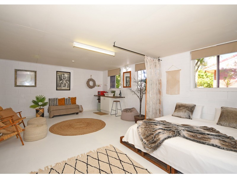5 Helsham Street, Point Vernon QLD 4655