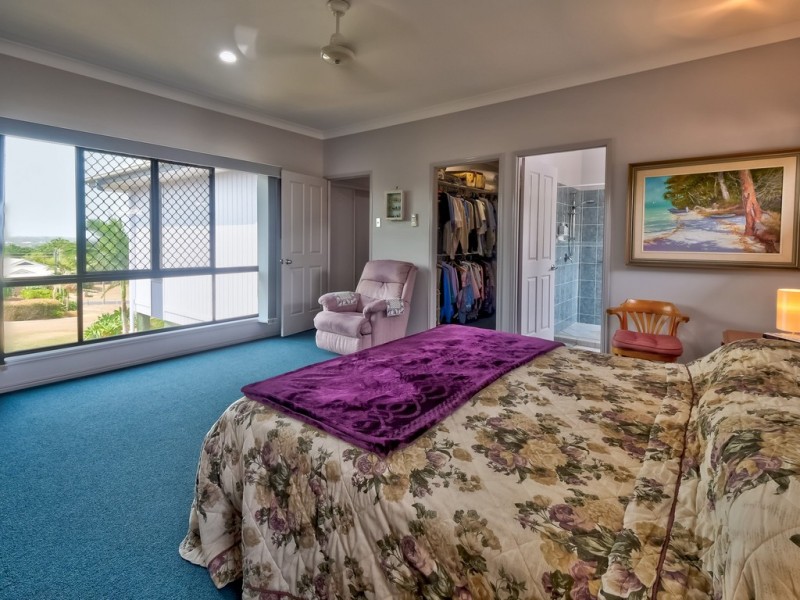 10-12 Doss Court, Urraween QLD 4655