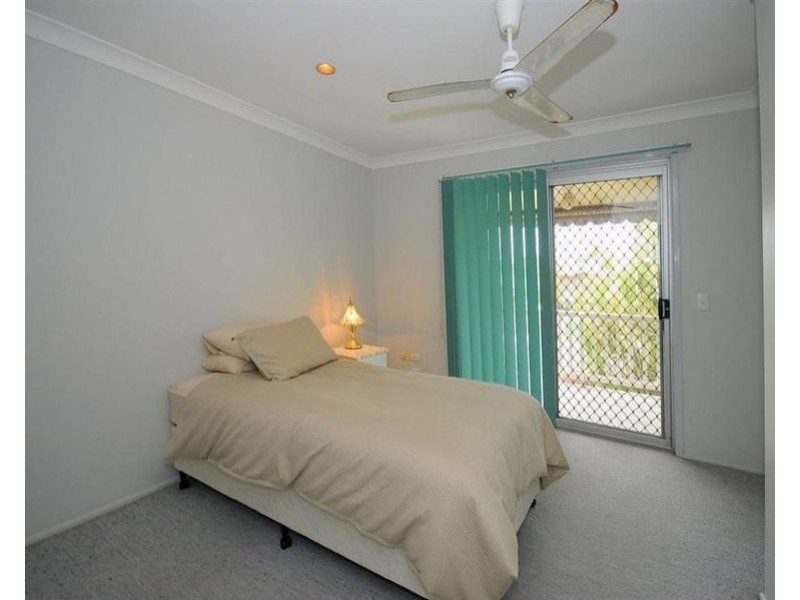 Unit 2/6-8 Beach Road, Pialba QLD 4655