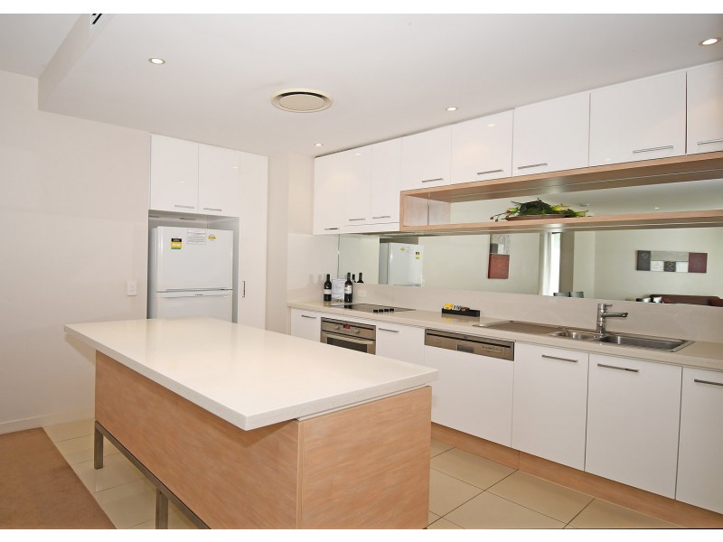 107/468 Esplanade, Torquay QLD 4655