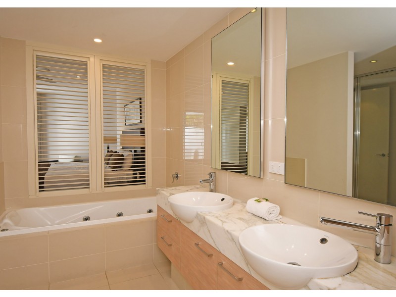 107/468 Esplanade, Torquay QLD 4655