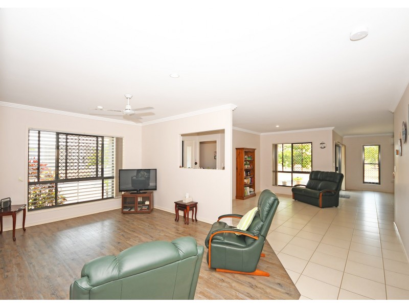 5 Lancaster Circuit, Urraween QLD 4655