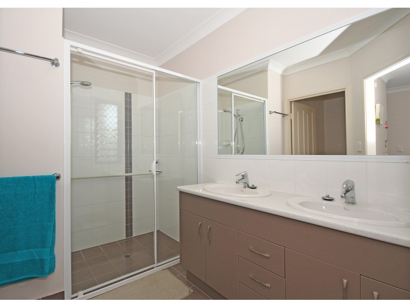 5 Lancaster Circuit, Urraween QLD 4655