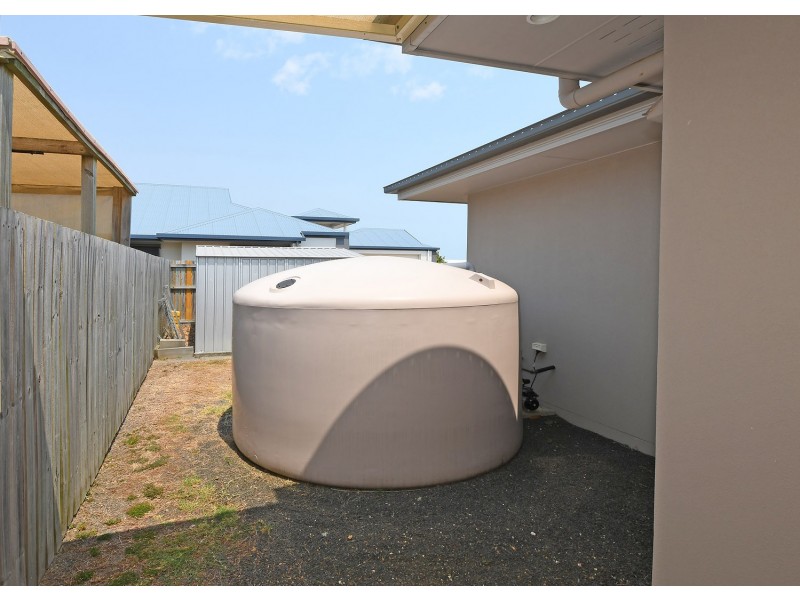 5 Lancaster Circuit, Urraween QLD 4655