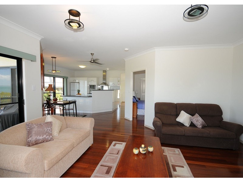 684 Esplanade, Urangan QLD 4655