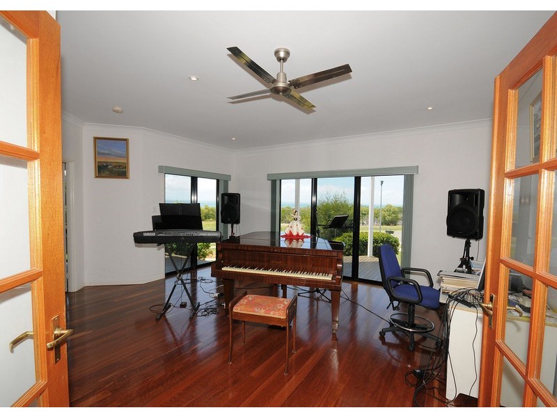 684 Esplanade, Urangan QLD 4655