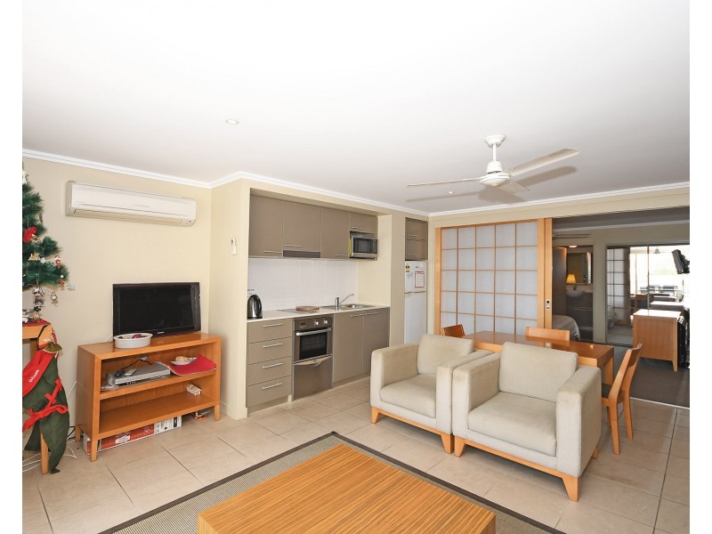 318/569 Esplanade, Urangan QLD 4655