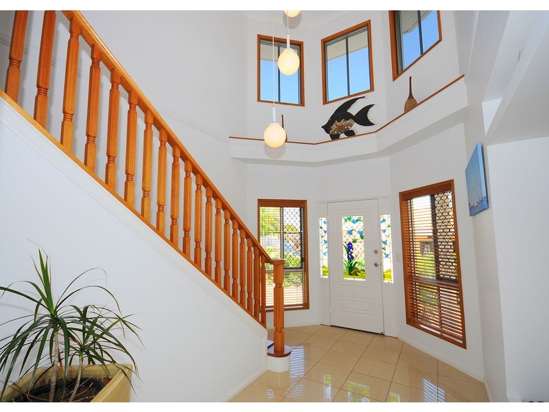 16 Dayman Street, Urangan QLD 4655