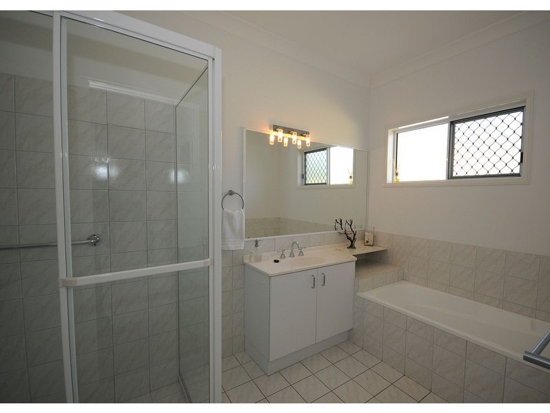 16 Dayman Street, Urangan QLD 4655