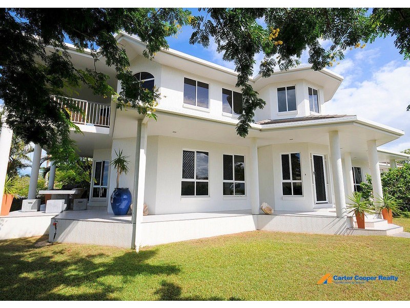 16 Dayman Street, Urangan QLD 4655