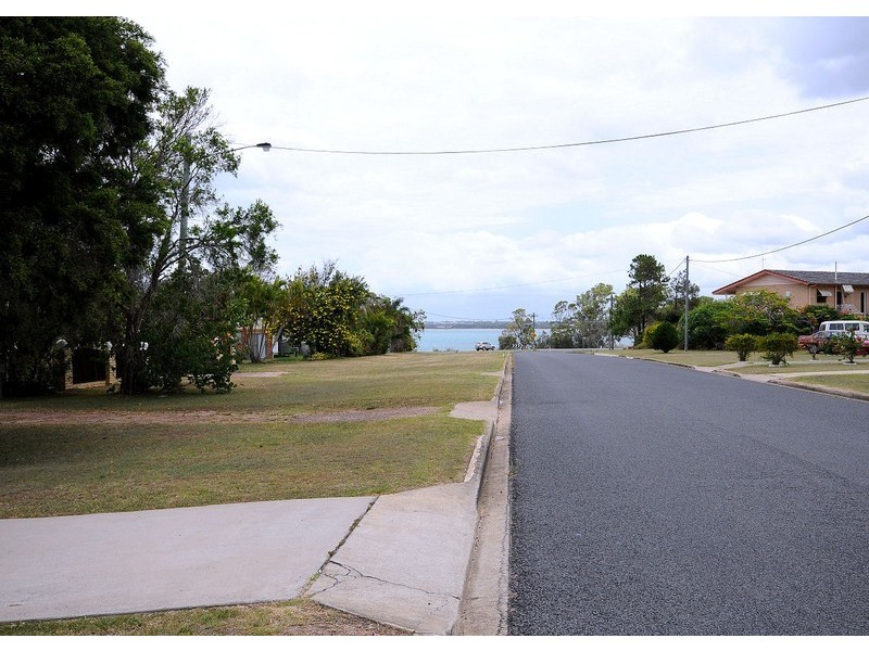 12 Flinders Street, Point Vernon QLD 4655