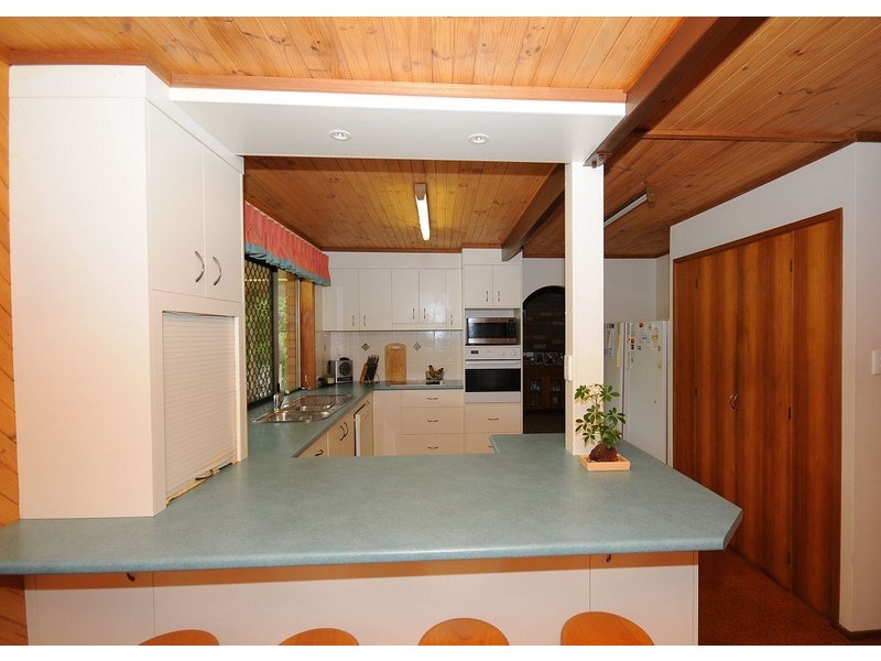 12 Flinders Street, Point Vernon QLD 4655