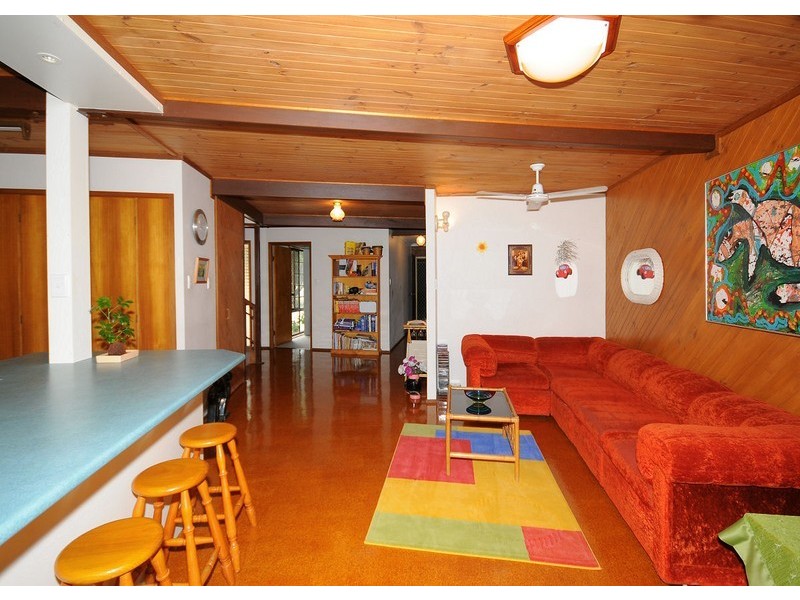 12 Flinders Street, Point Vernon QLD 4655