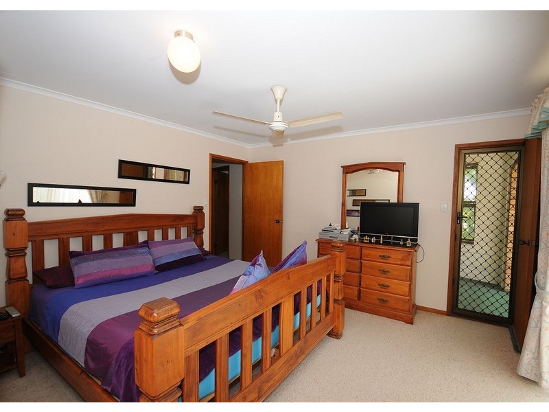 12 Flinders Street, Point Vernon QLD 4655