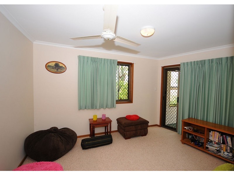 12 Flinders Street, Point Vernon QLD 4655