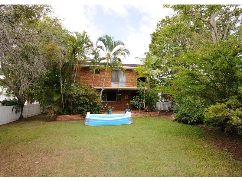 12 Flinders Street, Point Vernon QLD 4655