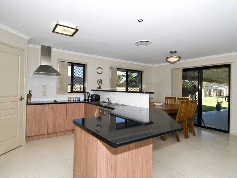 13 Pinehurst Dr, Wondunna QLD 4655