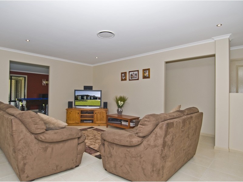 13 Pinehurst Dr, Wondunna QLD 4655