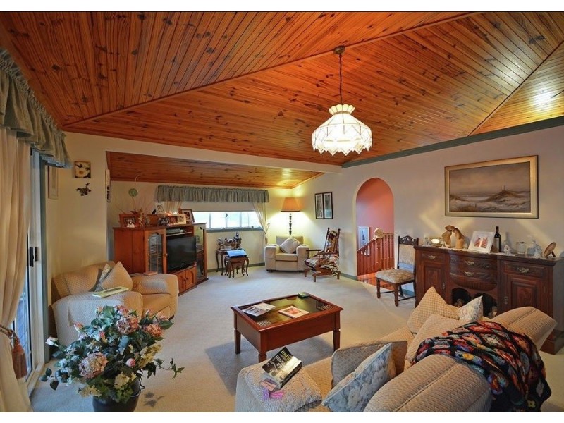 22 Craig Crescent, Pialba QLD 4655