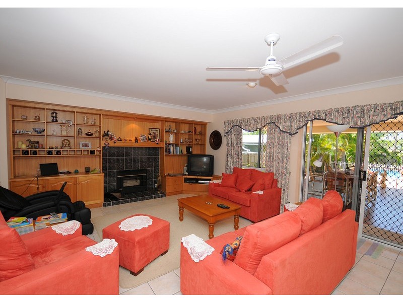 33 Mant St, Point Vernon QLD 4655