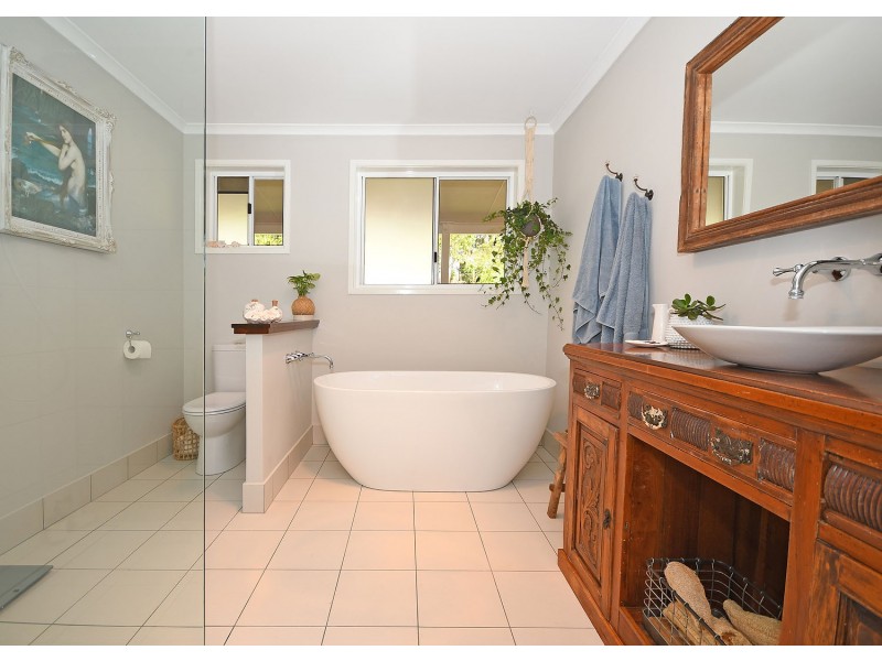 66 Valfern Court, Dundowran QLD 4655