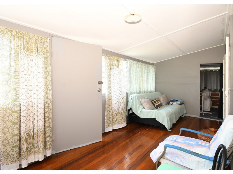 13 Truro Street, Torquay QLD 4655