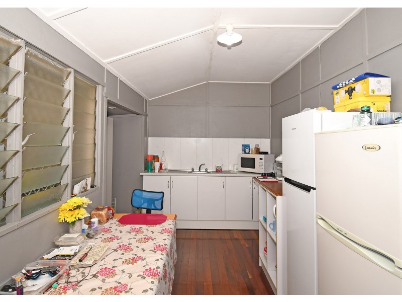 13 Truro Street, Torquay QLD 4655