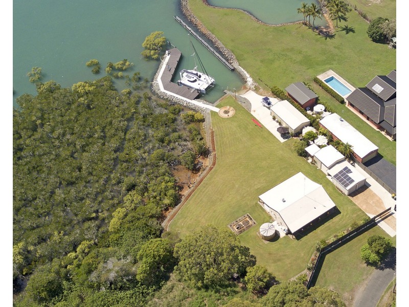 25 Pelican Avenue, Booral QLD 4655