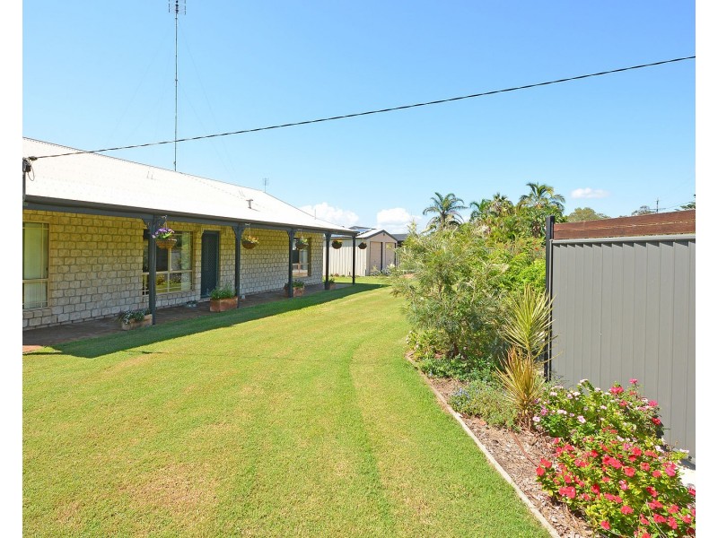 25 Pelican Avenue, Booral QLD 4655
