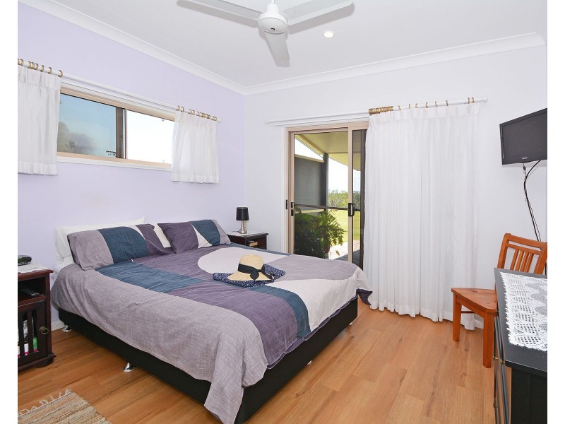 25 Pelican Avenue, Booral QLD 4655