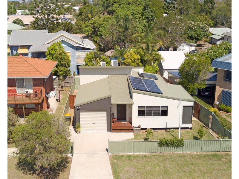 5 New Street, Urangan QLD 4655