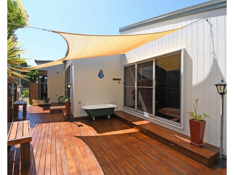 5 New Street, Urangan QLD 4655