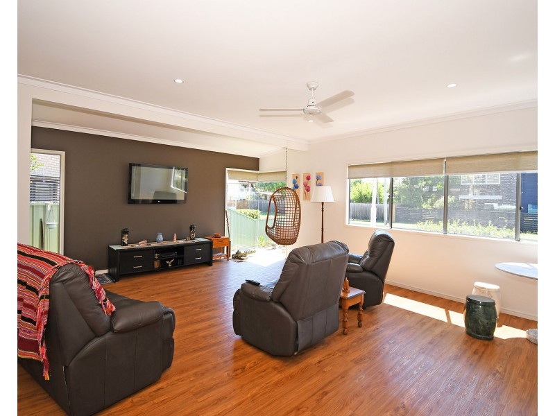 5 New Street, Urangan QLD 4655