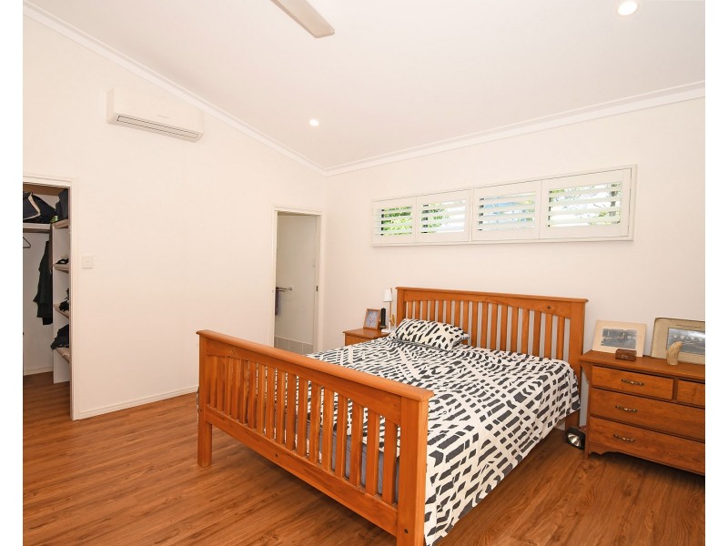 5 New Street, Urangan QLD 4655