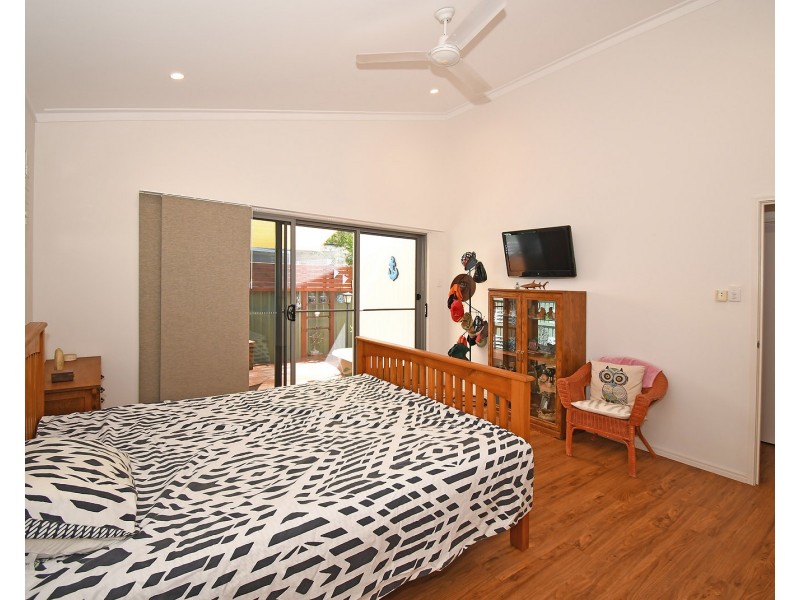 5 New Street, Urangan QLD 4655