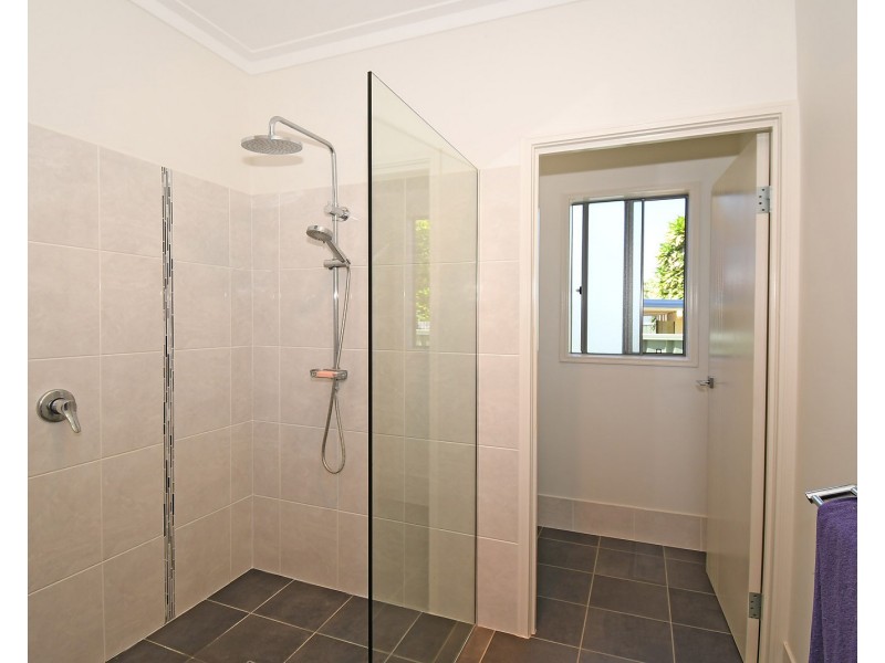 5 New Street, Urangan QLD 4655