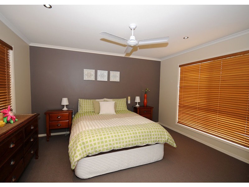 10 Palm  Meadows Pl, Hervey Bay QLD 4655