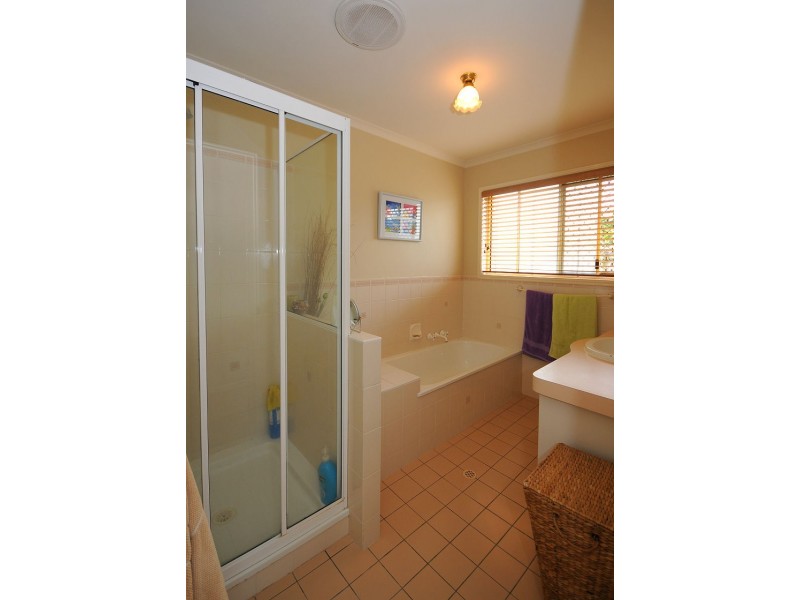 10 Palm  Meadows Pl, Hervey Bay QLD 4655
